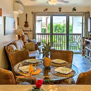 Pristine With Balcony Walk To Beach! Lihue
